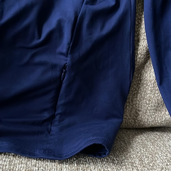 NWT Fabletics Phoenix Long Sleeve Navy Blue Top SOLD OUT! - Picture 4 of 9